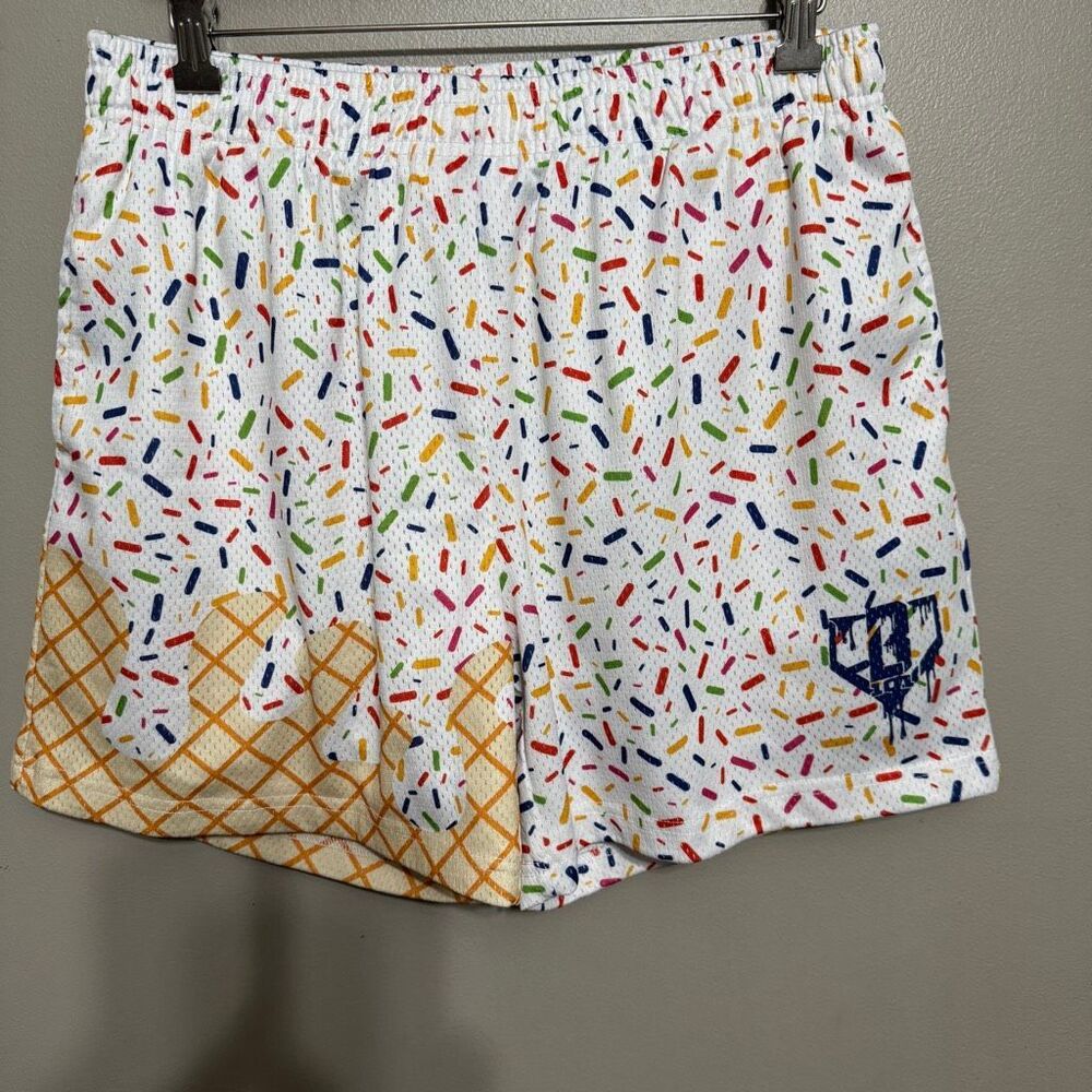 Baseball Lifestyle 101 Ice Cream Shorts in the vanilla men’s size large
